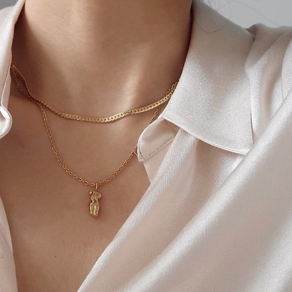 r e s t o c k e d!♥︎ | 18k gold goddes pendant necklace ✨ - Picture 2 of 4